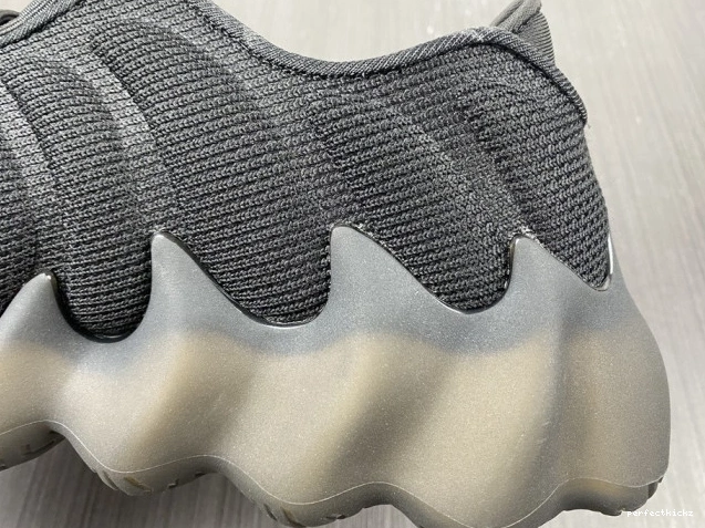400 ADIDAS YEEZY H68032 0812